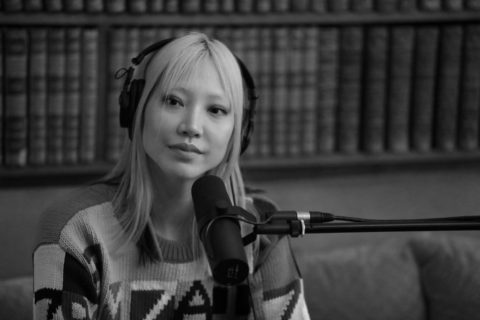 The Chanel 3.55 Podcast dernières nouvelles de l'entreprise Vous êtes-vous demandé ce que elle porte dedans ce Chanel Handbag ?  1