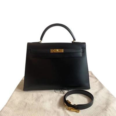 HermèS Kelly 32 Preloved a stigmatisé le sac noir noir de boîte de matériel d'or d'Epsom Sellier
