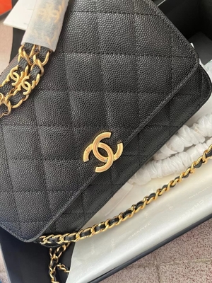 Chaîne classique de LEXIQUE PERMUTÉ sur le portefeuille Chanel Small Handbag AP3019