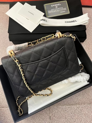 Chaîne classique de LEXIQUE PERMUTÉ sur le portefeuille Chanel Small Handbag AP3019