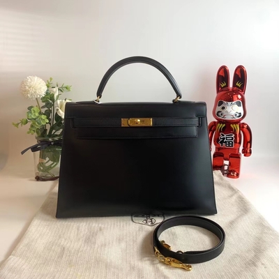 HermèS Kelly 32 Preloved a stigmatisé le sac noir noir de boîte de matériel d'or d'Epsom Sellier