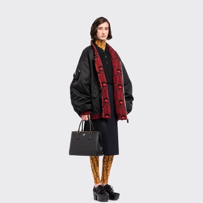 Sac marqué de dames Prada Saffiano cuir moyennement grand de puits