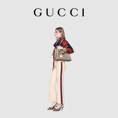 La toile suprême de milieu de sac d'épaule de cadenas de GG Gucci a adapté aux besoins du client