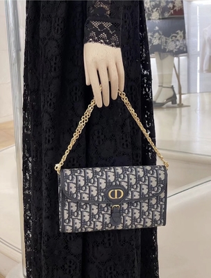 L'OEM a stigmatisé la selle long Dior Oblique Jacquard Pouch Wallet