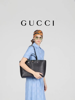 GUCCI Ophidia a stigmatisé le sac d'épaule petit noir en cuir granuleux moyen