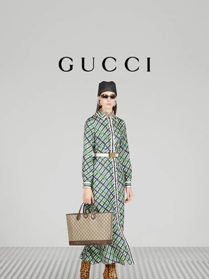 GUCCI Ophidia a stigmatisé le sac d'épaule petit noir en cuir granuleux moyen