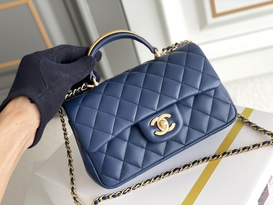 Agneau granuleux de Chanel Mini Rectangular Caviar 2020 de caviar et métal goldtone