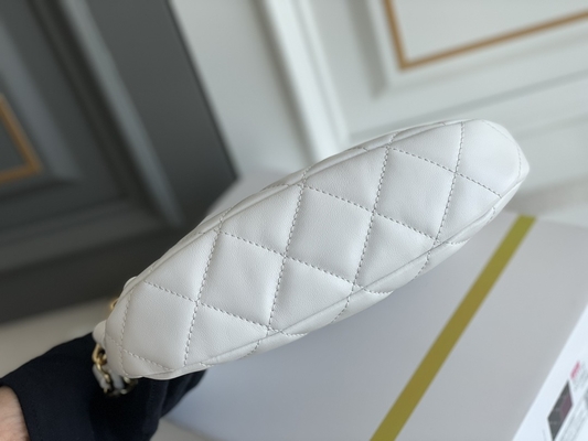Petite aisselle Tote Bag Shoulder Bag hippie de clochard de Chanel AS3562 Autumn Winter 2022