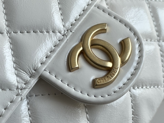 Le cuir de vachette blanc classique Preloved a stigmatisé la chaîne Chanel de sac 2023 sacs de croisière