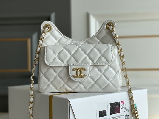 Le cuir de vachette blanc classique Preloved a stigmatisé la chaîne Chanel de sac 2023 sacs de croisière
