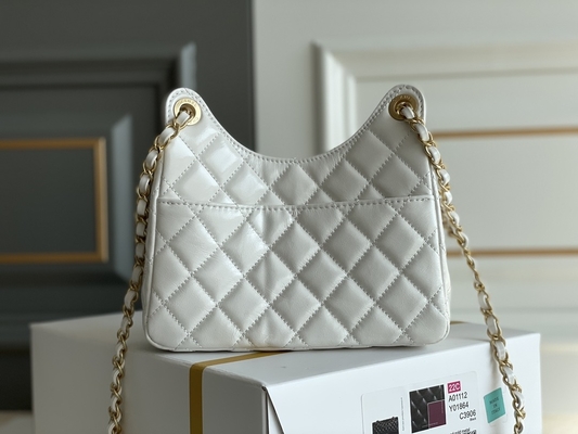 Le cuir de vachette blanc classique Preloved a stigmatisé la chaîne Chanel de sac 2023 sacs de croisière