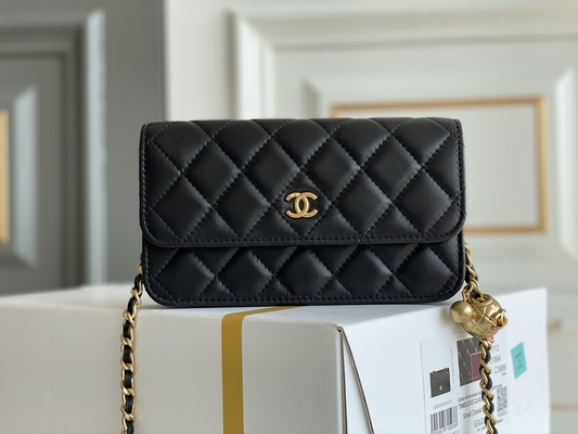 Portefeuille noir de sacs à main d'embrayage de WOC de Mini Coco Chanel sur une chaîne CF20
