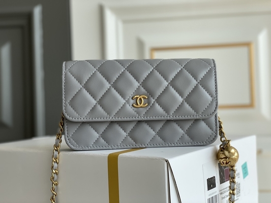 Portefeuille noir de sacs à main d'embrayage de WOC de Mini Coco Chanel sur une chaîne CF20