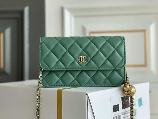 Portefeuille noir de sacs à main d'embrayage de WOC de Mini Coco Chanel sur une chaîne CF20
