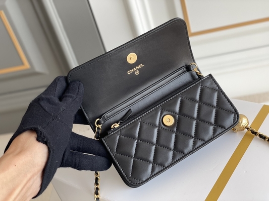 Portefeuille noir de sacs à main d'embrayage de WOC de Mini Coco Chanel sur une chaîne CF20