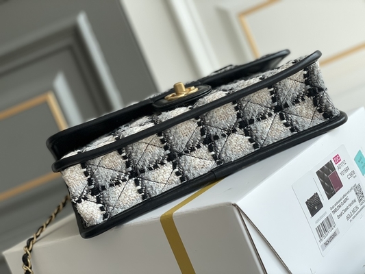 Laine blanche de plaid de noir classique de 2WAY Chanel Medium Flap Bag Messenger