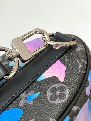 L'éclipse de monogramme de lever de soleil a stigmatisé la pièce de Bag BT Keepall Bandoulière 25 de messager avec une vue