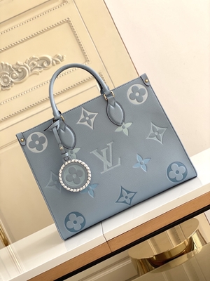 2WAY BT a stigmatisé le monogramme OnTheGo millimètre Louis Vuitton de sac d'épaule