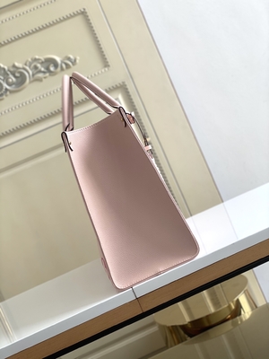 2WAY BT a stigmatisé le monogramme OnTheGo millimètre Louis Vuitton de sac d'épaule