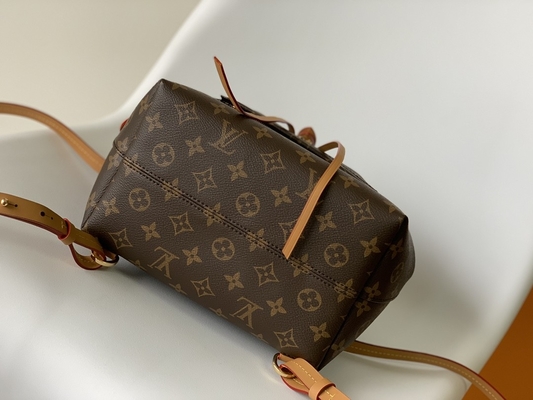 Charme détachable BT Montsouris P.M. d'ombre de monogramme de sac à dos en cuir du veau