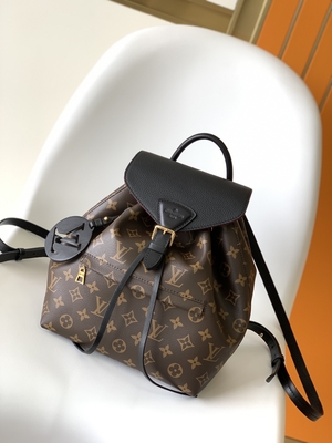 Charme détachable BT Montsouris P.M. d'ombre de monogramme de sac à dos en cuir du veau