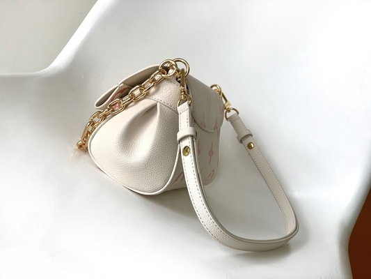 Cuir préféré de Mini Sling Bag Branded BT Rose Trianon Two Monogram Empreinte de crème