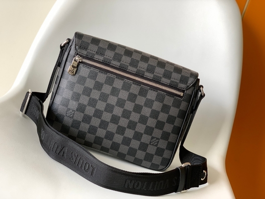 Messager Bag Graphite Black du secteur P.M. Damier de Louis Vuitton Branded Mens Bag