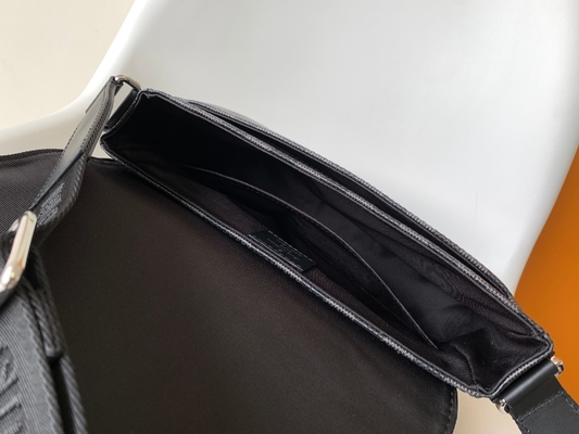 Messager Bag Graphite Black du secteur P.M. Damier de Louis Vuitton Branded Mens Bag