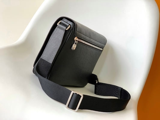 Messager Bag Graphite Black du secteur P.M. Damier de Louis Vuitton Branded Mens Bag