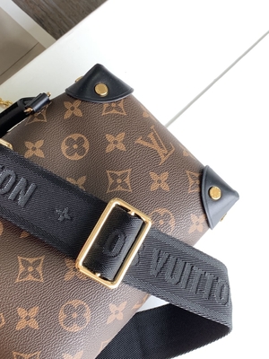 Petit Malle Souple Empreinte noir de Brown de monogramme de Louis Vuitton Custom Branded Bags