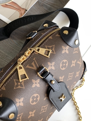 Petit Malle Souple Empreinte noir de Brown de monogramme de Louis Vuitton Custom Branded Bags