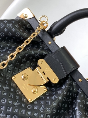 Sac d'embrayage personnalisé de monogramme de cuir de vachette Louis Vuitton M45571