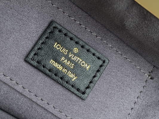 Sac d'embrayage personnalisé de monogramme de cuir de vachette Louis Vuitton M45571