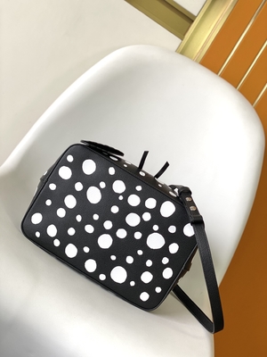 Dames NéOnoé noir blanc millimètre Louis Vuitton Yayoi Kusama Handbag