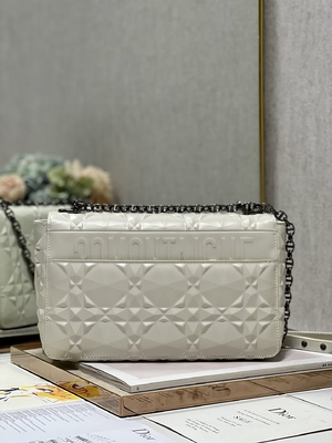 La BANQUE 030 de CHRISTIAN DIOR Mini Sling Bag Branded Handbag CARO M9241