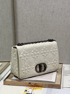 La BANQUE 030 de CHRISTIAN DIOR Mini Sling Bag Branded Handbag CARO M9241