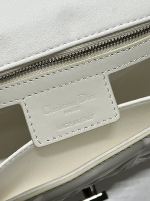 La BANQUE 030 de CHRISTIAN DIOR Mini Sling Bag Branded Handbag CARO M9241