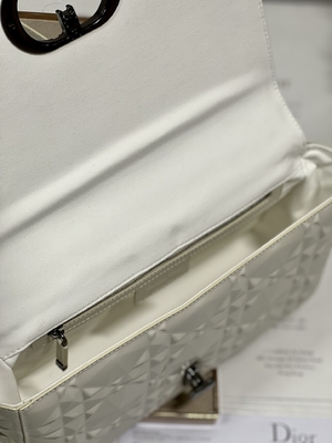 La BANQUE 030 de CHRISTIAN DIOR Mini Sling Bag Branded Handbag CARO M9241