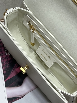 Coutume en cuir blanche de sac de dames Dior Micro Montaigne 30
