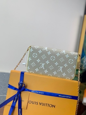 Ressort blanc de sac de Pochette Felicie BT dans le monogramme Empreinte de ville
