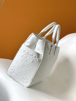 Le monogramme blanc Preloved a stigmatisé le sac Louis Vuitton Sac Plat Tote