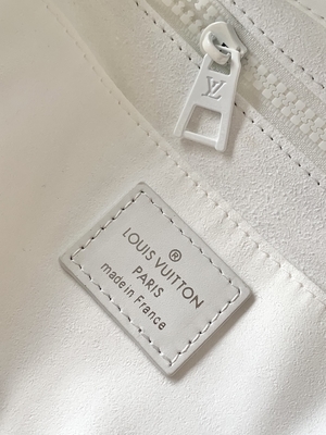 Le monogramme blanc Preloved a stigmatisé le sac Louis Vuitton Sac Plat Tote