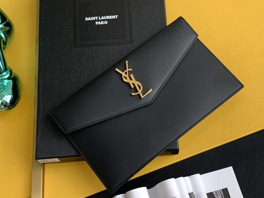 Saint de relief Laurent Preloved Branded Bag Uptown Clutch Grain De Poudre en cuir