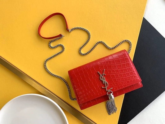 Saint moyen Laurent Woc Zipper Closure de Kate Tassel Red YVES SAINT LAURENT