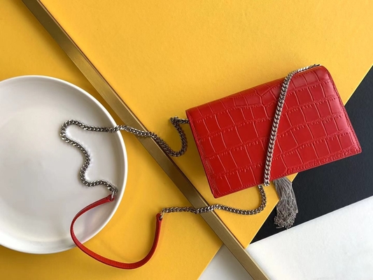Saint moyen Laurent Woc Zipper Closure de Kate Tassel Red YVES SAINT LAURENT