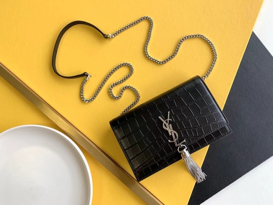 Saint moyen Laurent Woc Zipper Closure de Kate Tassel Red YVES SAINT LAURENT