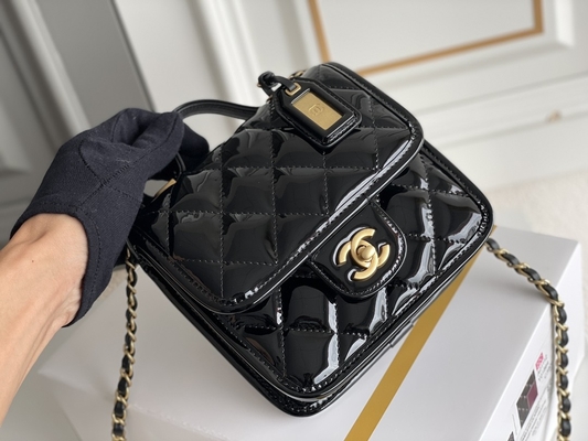 Chaîne d'or de Chanel 22 Mini Designer Purses Black Spell avec l'aileron de baisse