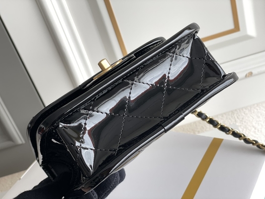 Chaîne d'or de Chanel 22 Mini Designer Purses Black Spell avec l'aileron de baisse