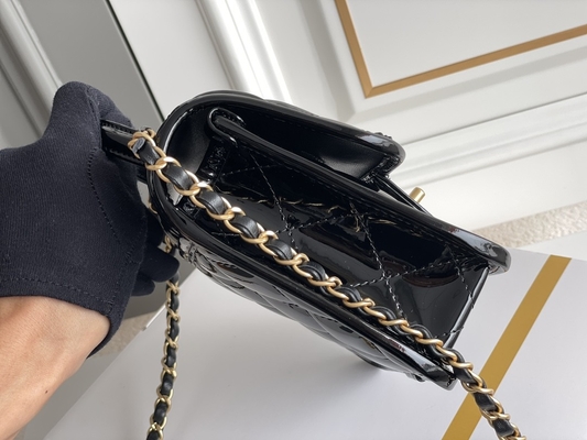 Chaîne d'or de Chanel 22 Mini Designer Purses Black Spell avec l'aileron de baisse