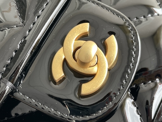 Chaîne d'or de Chanel 22 Mini Designer Purses Black Spell avec l'aileron de baisse